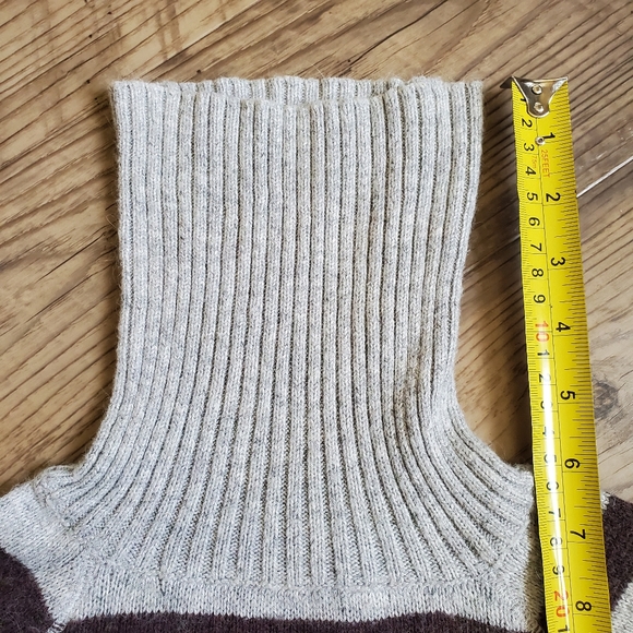 Striped Gray Turtleneck Sweater with Kangaroo Pouch by Forever 21, Size: Small - Picture 5 of 7